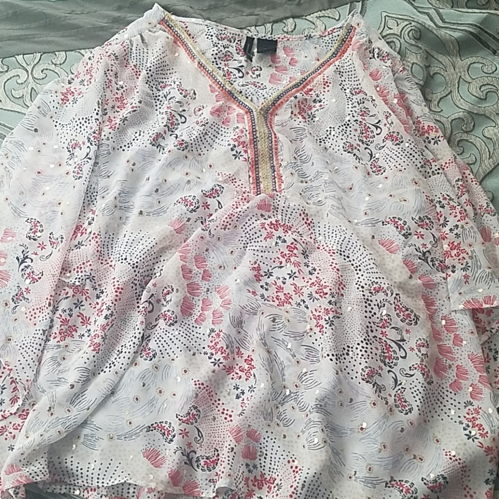 Light short sleeve shirt